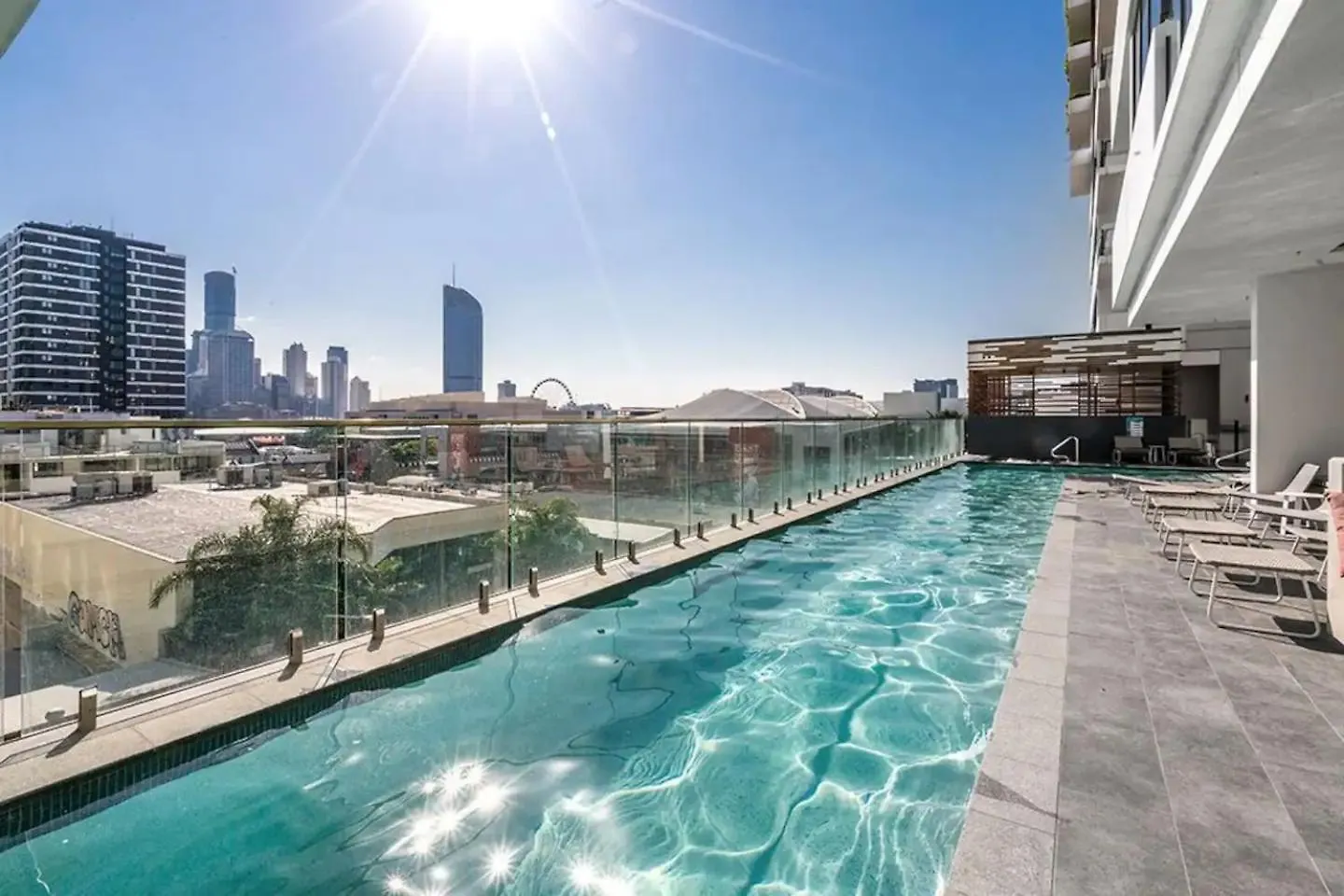 Stunning Views, Best Location, King Bed, Gym, Pool Brisbane