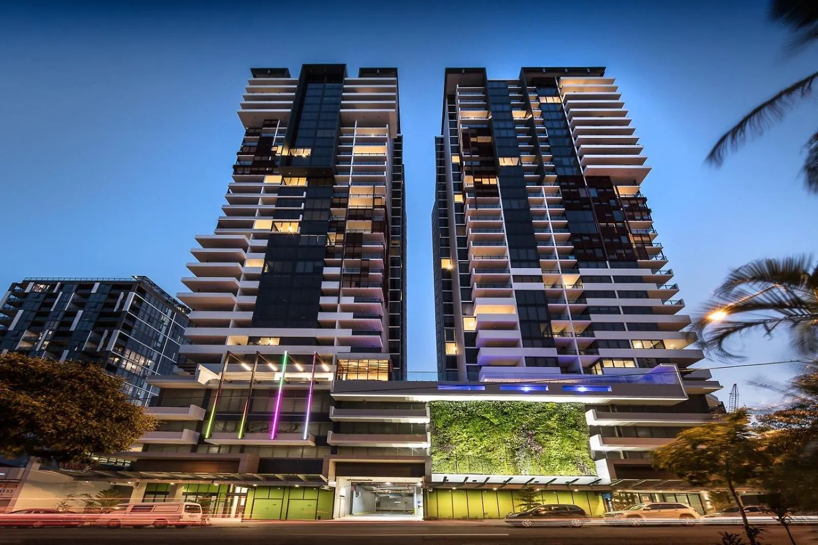 Stunning Views, Best Location, King Bed, Gym, Pool Brisbane 0*,  Australia