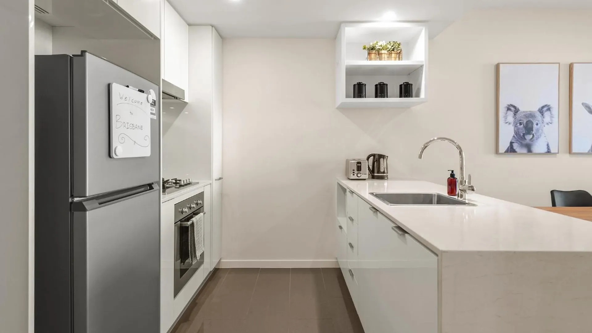 Apartment Stunning Views, Best Location, King Bed, Gym, Pool Brisbane